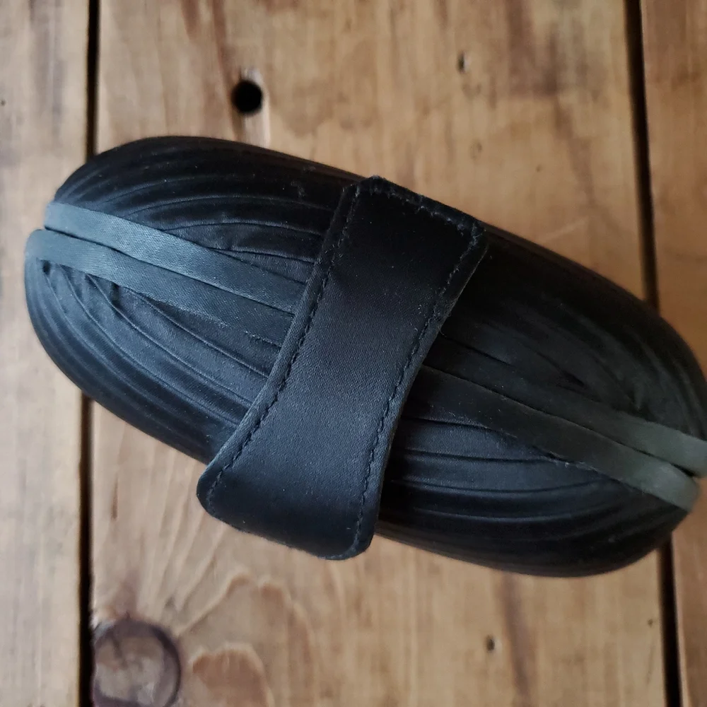 Delill Creation VINTAGE Black Pleated Satin Evening Bag - Picture 6 of 16